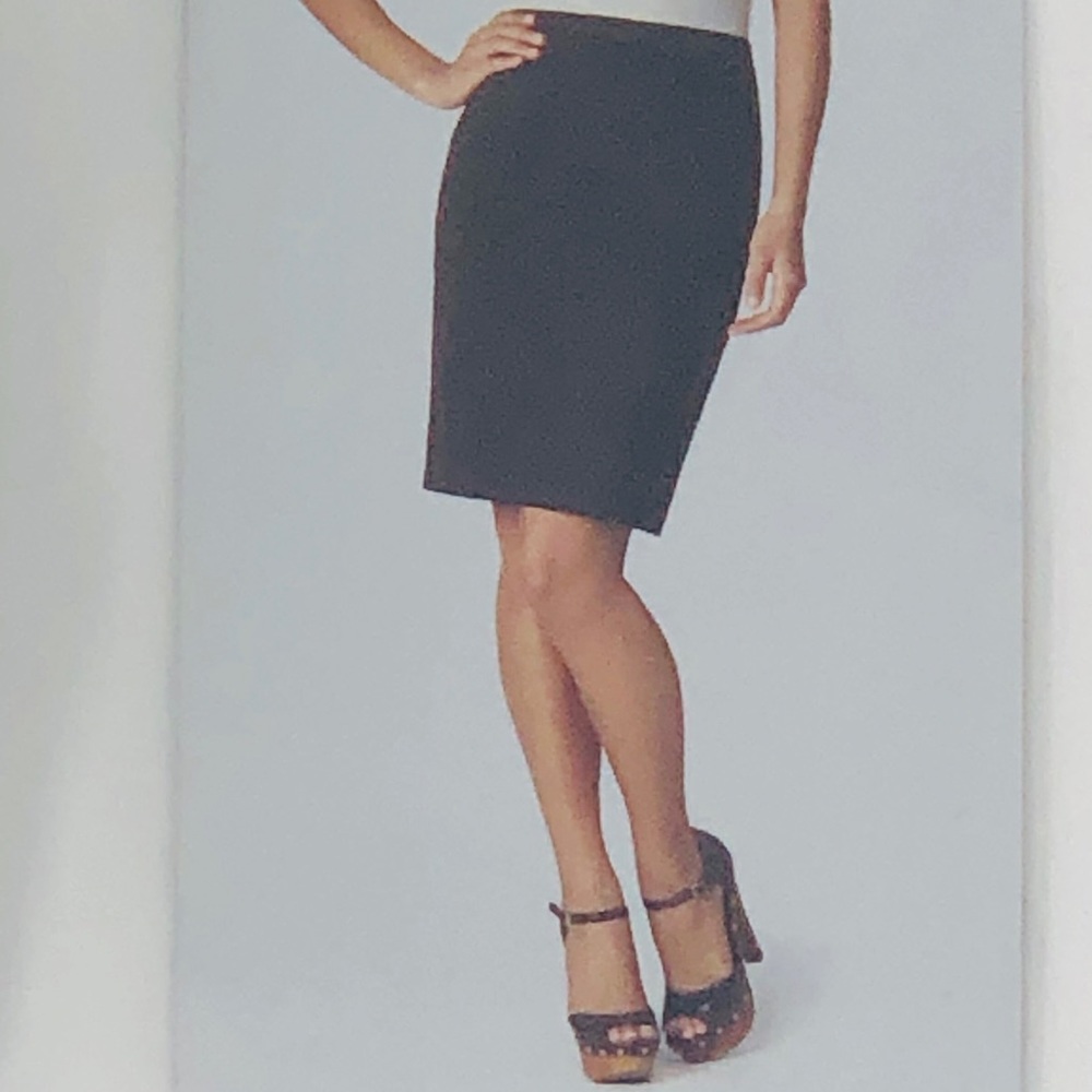 Ellen Tracy NWT Black Skirt Size M